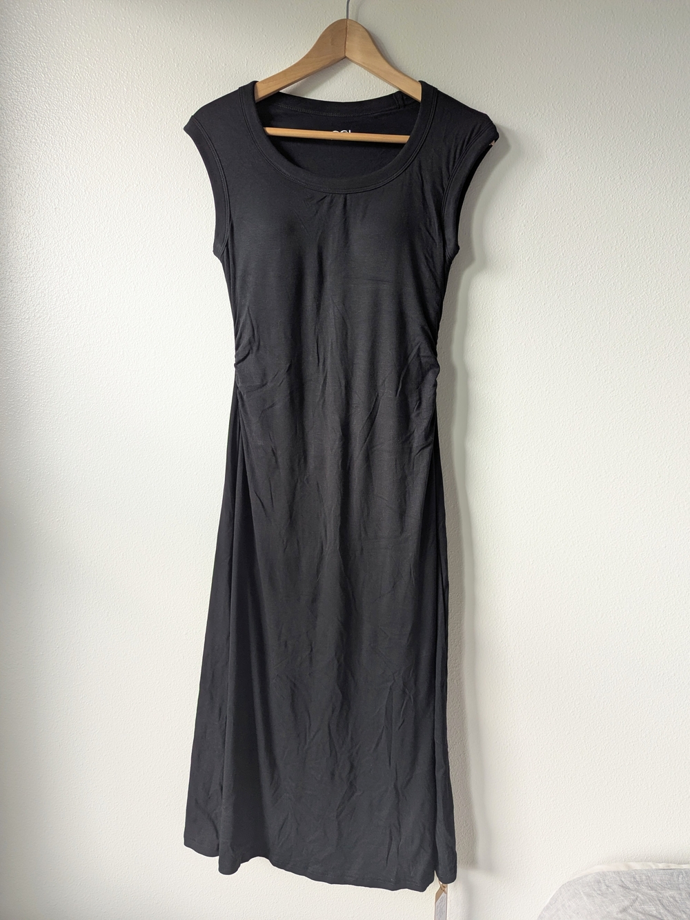 OGL Move Scoop Neck Side Ruched Bra Midi Dress in Black Size M
